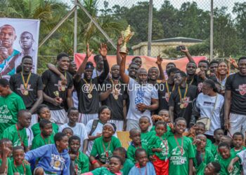 Air Foto s&rsquo;impose champion de West BasketBall Area face à Foreké BasketBall