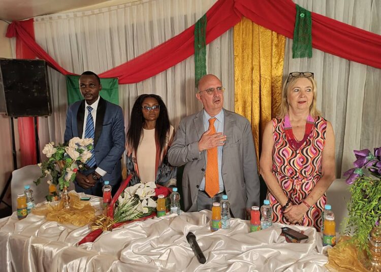 L&rsquo;Ambassadeur d&rsquo;Italie en visite à Dschang : un échange constructif avec les centres linguistiques privés